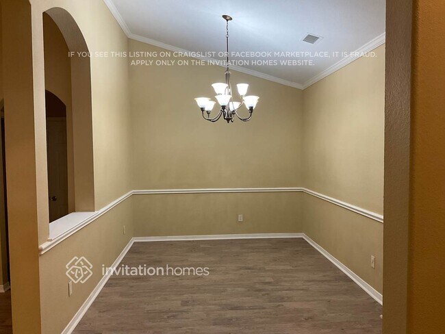 Foto del edificio - 613 Chestnut Dr