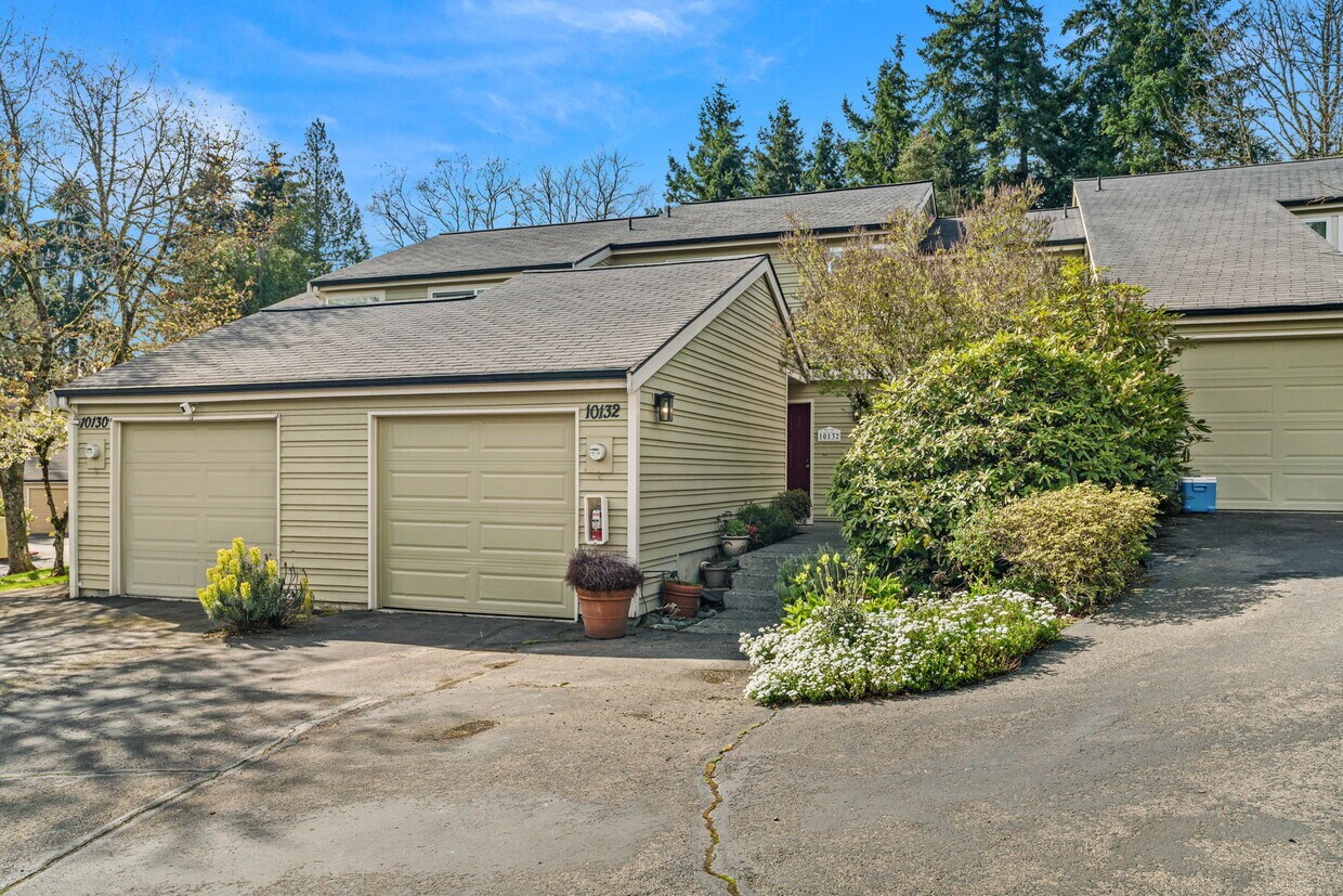 10132 NE 115th Ln, Kirkland, WA 98033 Townhome Rentals in Kirkland WA