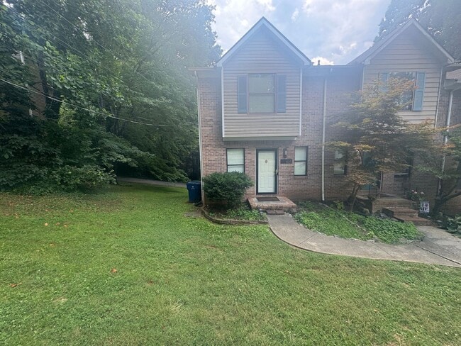Building Photo - 625 Shadywood Ln