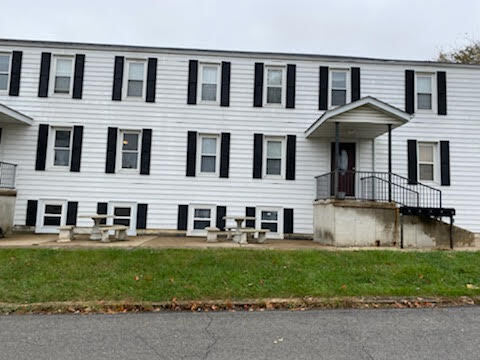 Primary Photo - 395 4th St