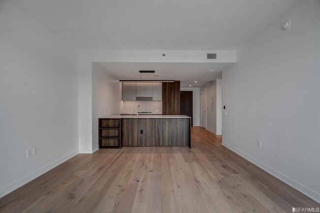 Building Photo - 280 Spear St