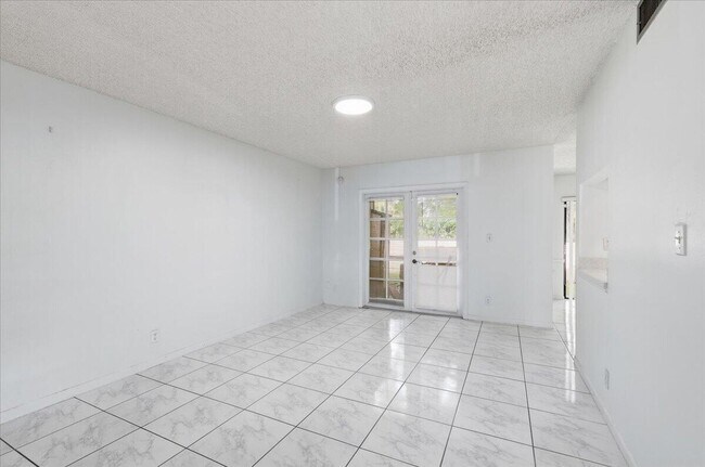 Foto del edificio - 9985 W Atlantic Blvd