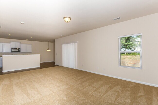 Building Photo - 1521 Waylon Ave