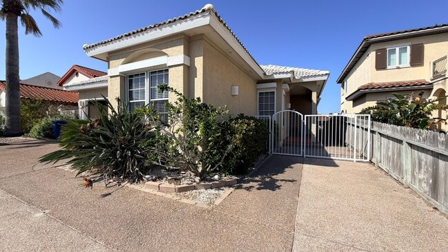 Foto del edificio - 13806 Primavera Dr