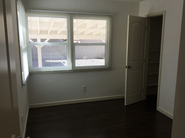 Foto del edificio - 2821 Glendon Ave