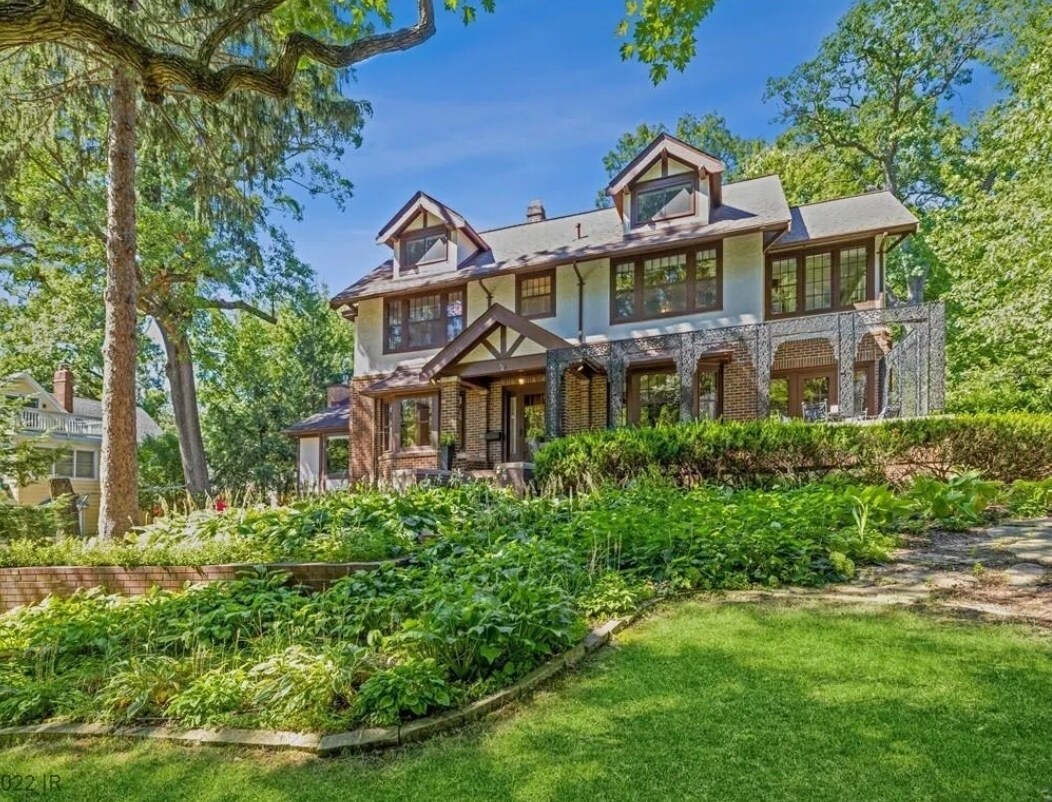 Front of house - 5505 Waterbury Rd