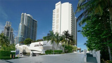 Building Photo - 17375 Collins Ave