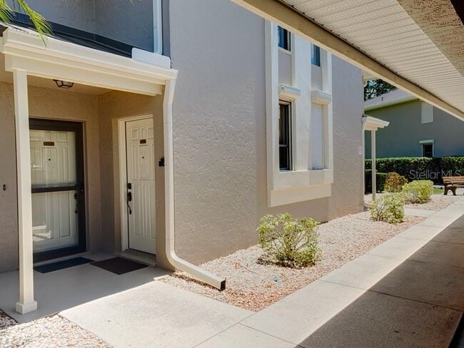 Building Photo - 1375 Saxony Cir