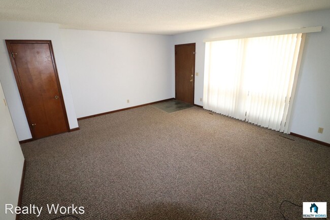 Building Photo - 2 br, 2 bath House - 7700 Lake St