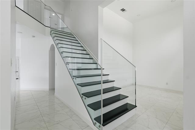 Foto del edificio - 5001 Spicewood Dr