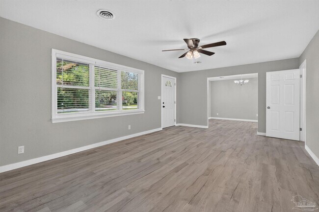 Foto del edificio - 6425 Aspen St