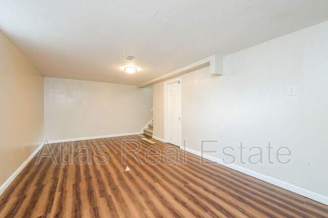 Foto del edificio - 123 Mather Cir