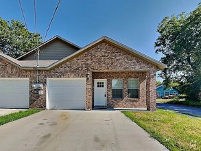 Building Photo - 2904 Bourland St