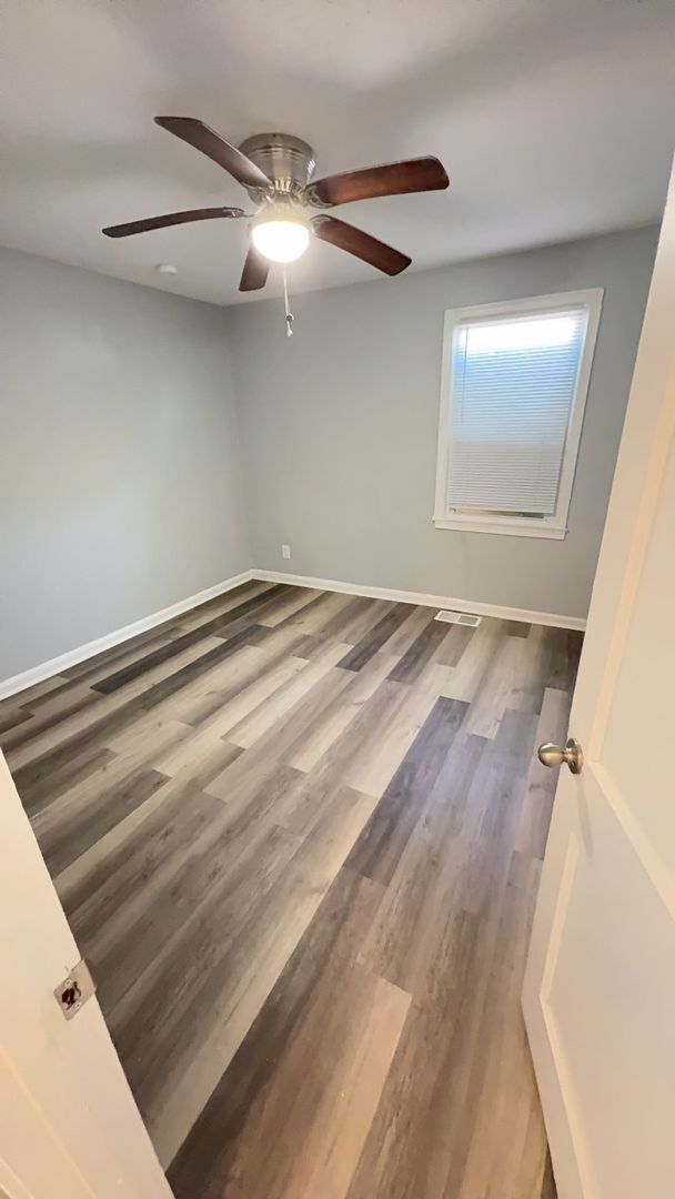 Building Photo - Beautiful 3 bedroom 1 bath home - Open to ...
