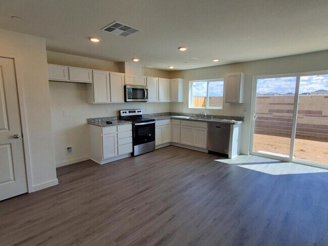 Foto del edificio - 2057 Shady Tree Cir