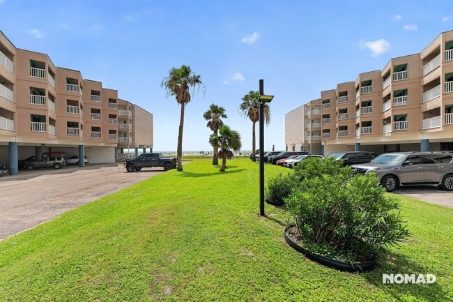 Foto del edificio - 3938 Surfside Blvd