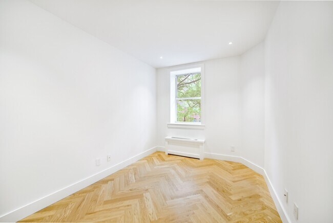 Building Photo - 67 Clifton Pl