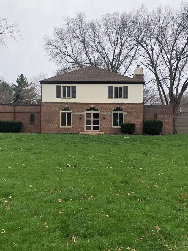 Primary Photo - 1709 Country Club Pl