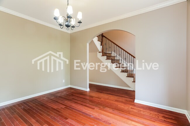 Foto del edificio - 6224 Pinebrook Cir