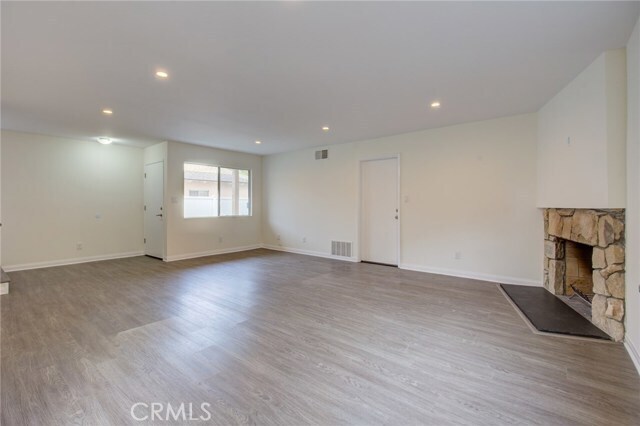 Foto del edificio - 24415 Ward St