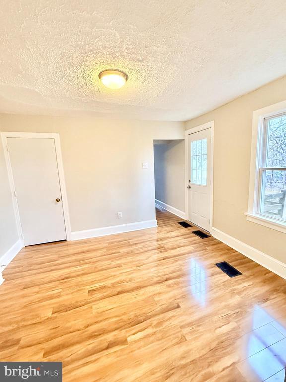 Foto del edificio - 666 Jefferson Ave