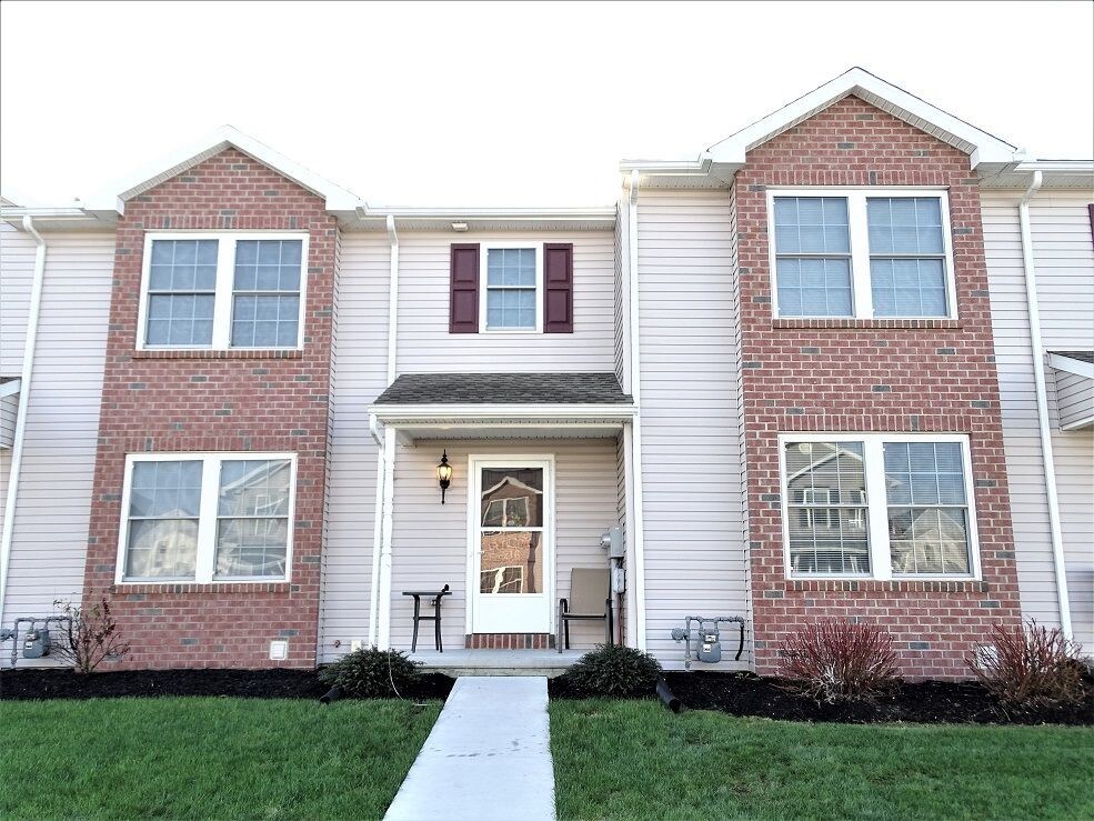 Primary Photo - 216 Limestone Dr