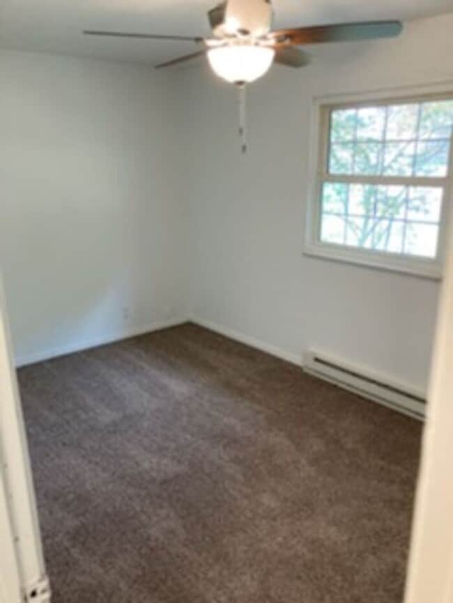 Building Photo - 542 Manion St