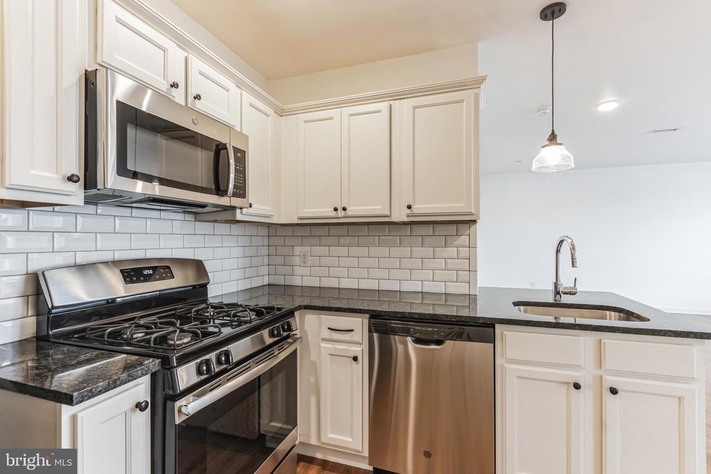 Foto principal - 6157 Ridge Ave