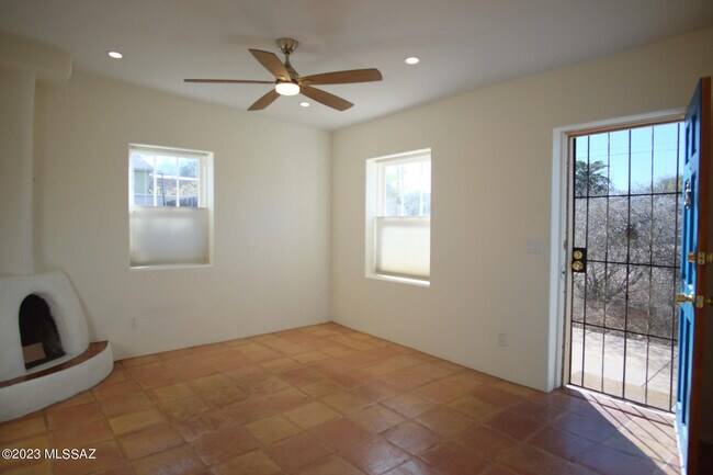 Building Photo - 3525 E Elida St
