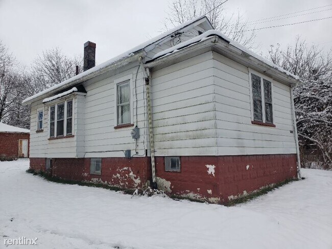 Building Photo - 2 br, 1 bath House - 841 Wallis Avenue