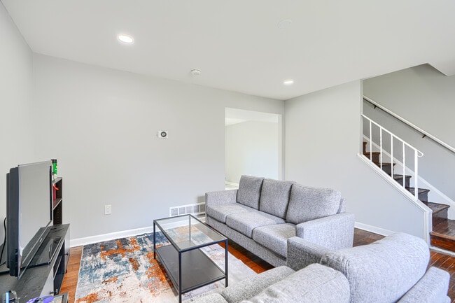 Building Photo - 631 Charraway Rd