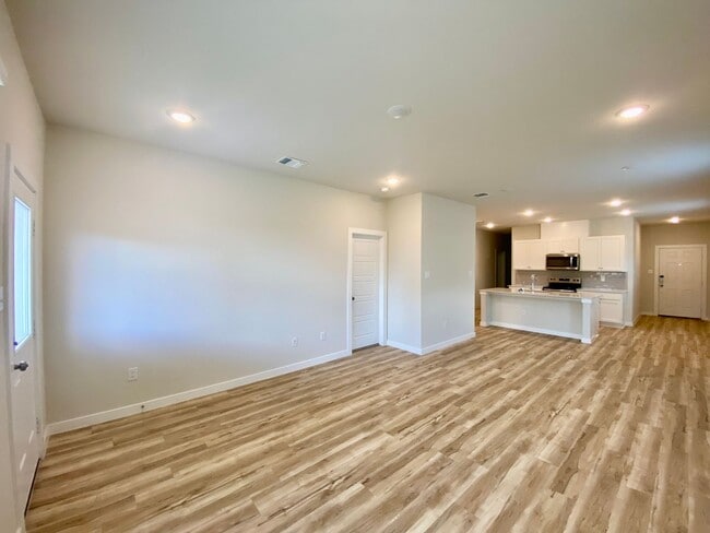 Building Photo - BRAND NEW HOME