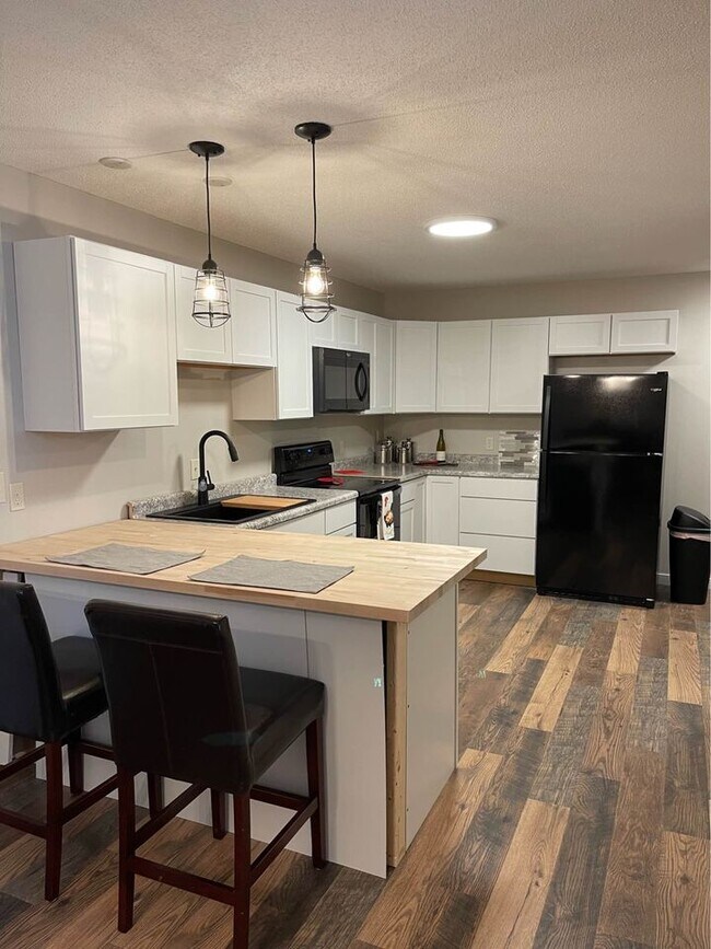 Foto del edificio - 2204 Salvia Ln