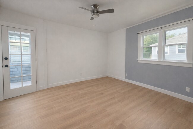 Foto del edificio - 2427 3rd Ave