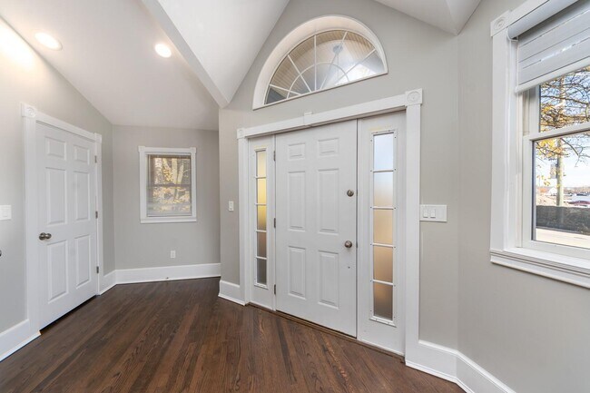 Foto del edificio - 270 S Center St