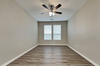 Building Photo - 9435 Edgeloch Dr