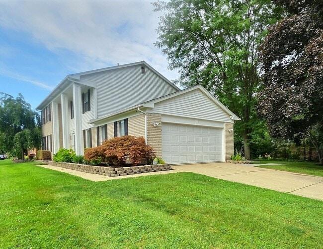 Building Photo - 28618 Balmoral Way