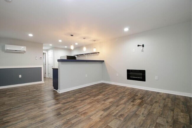 Building Photo - 510 Diuguid St