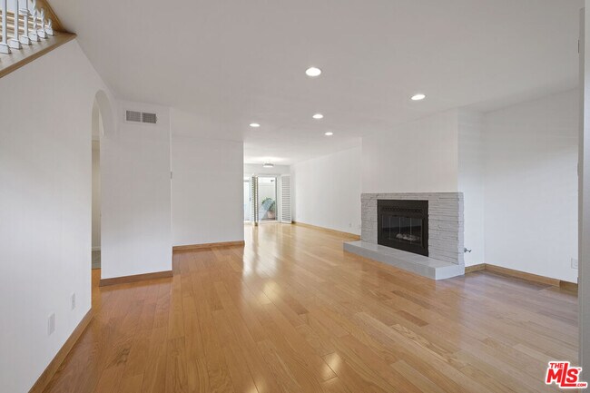 Foto del edificio - 812 16th St