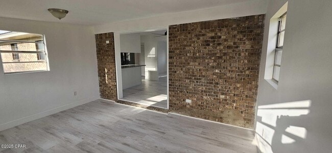 Foto del edificio - 137 Santee Dr