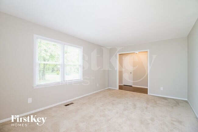 Foto del edificio - 2350 Woodgreen Rd