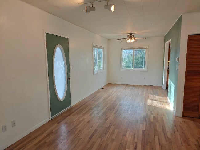 Foto del edificio - 405 NW Lewisburg Ave