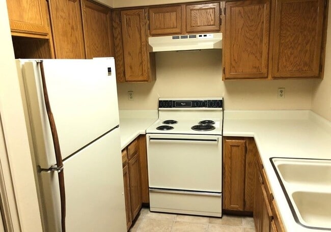 Building Photo - 932 Acapulco Ct