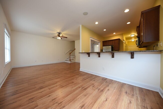 Building Photo - Four Bedroom Available Near Five Points