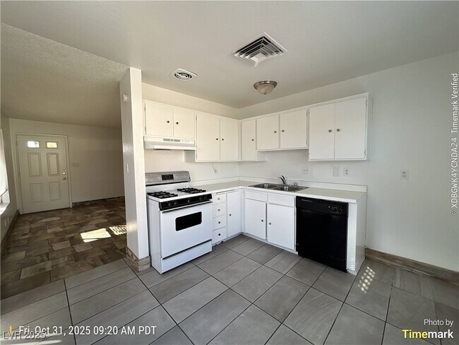 Foto del edificio - 7078 Forest Vista St