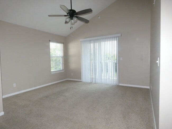 Building Photo - 5501 NE 80th Terrace