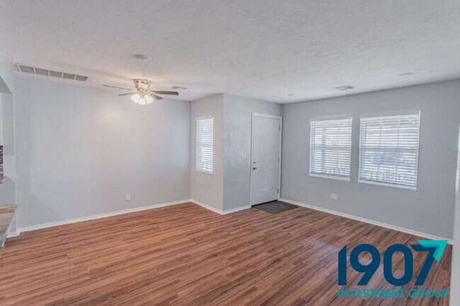 Foto del edificio - Charming & Updated 3-Bedroom Home in Moore...