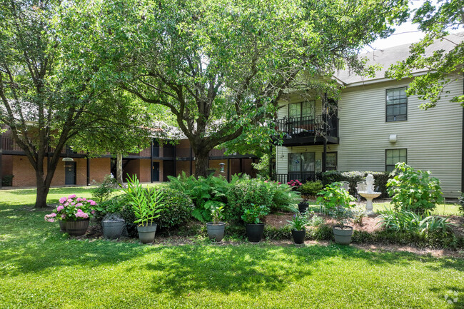 Building Photo - Bell Oaks Apartments