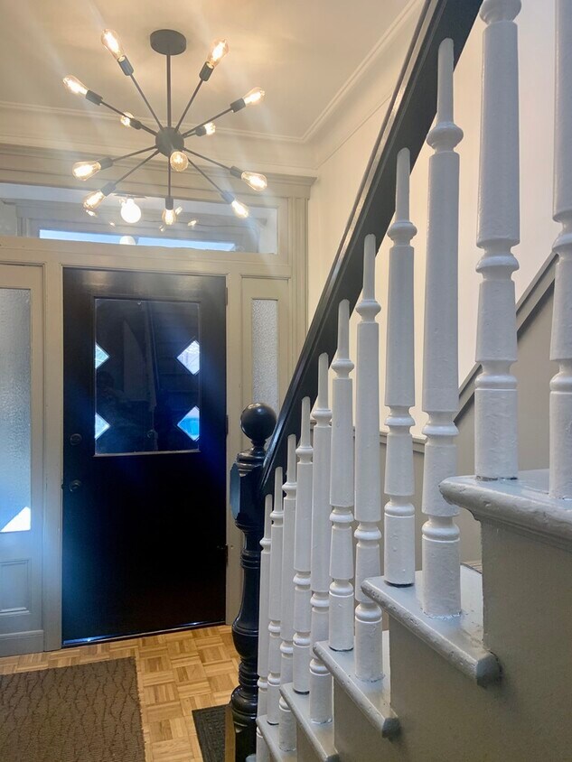 Entry - 118 35th St
