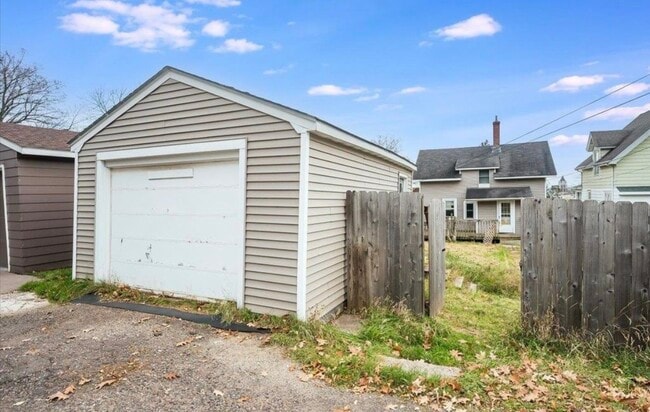 Foto del edificio - 4333 W 8th St